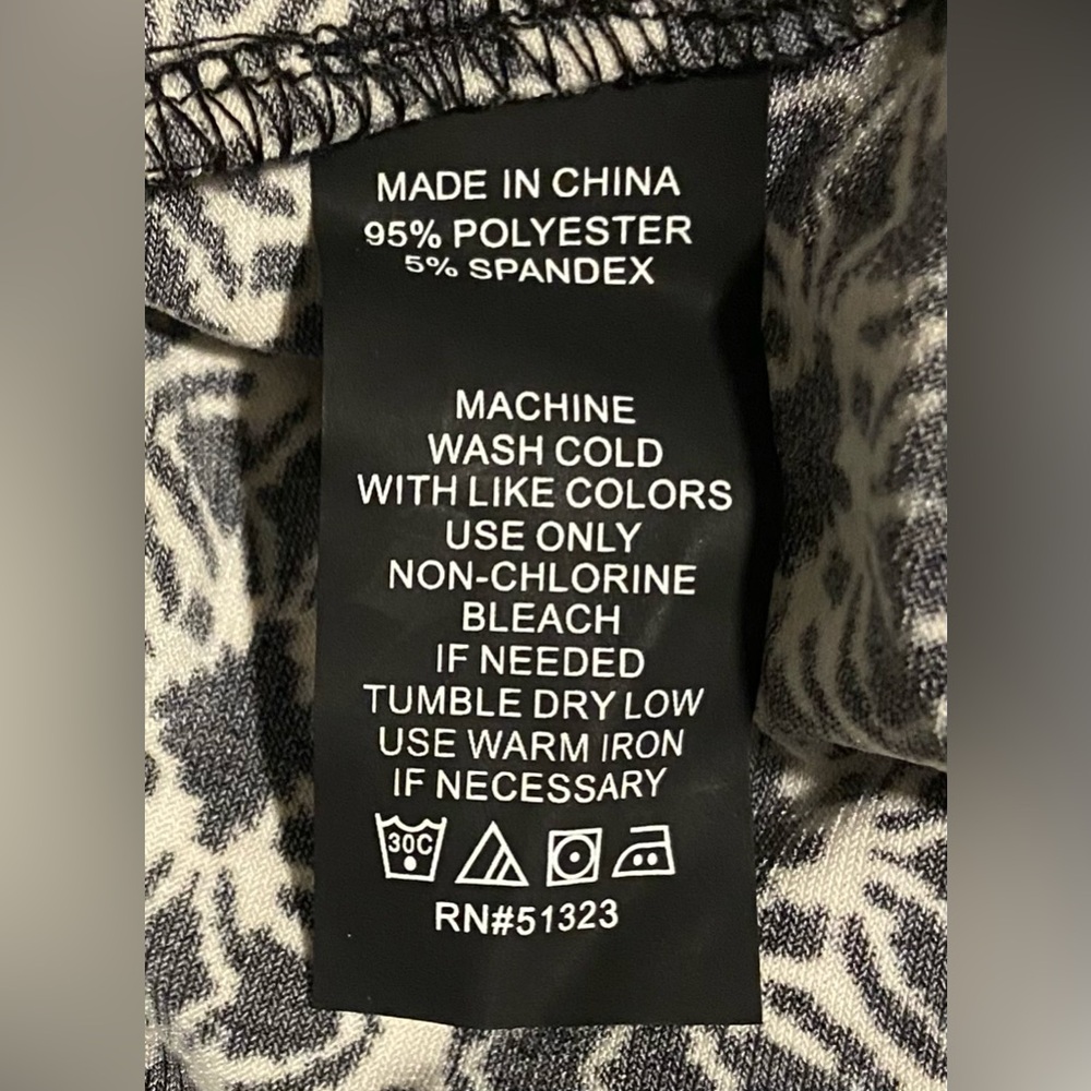 Vince Camuto “Geo Print” Sleeveless Maxi Dress - Picture 13 of 13